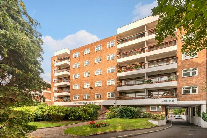 3 Bedroom Flat To Rent In Westpoint, Putney Hill, London, SW15
