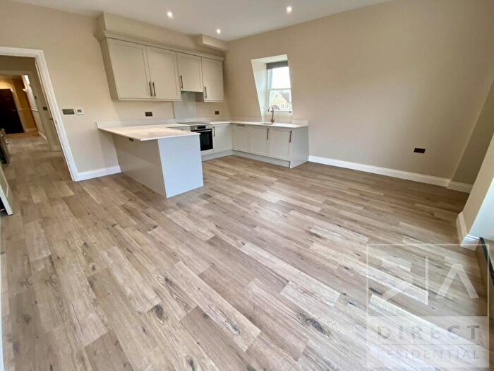 2 Bedroom Flat To Rent In The Parade, Epsom, KT18