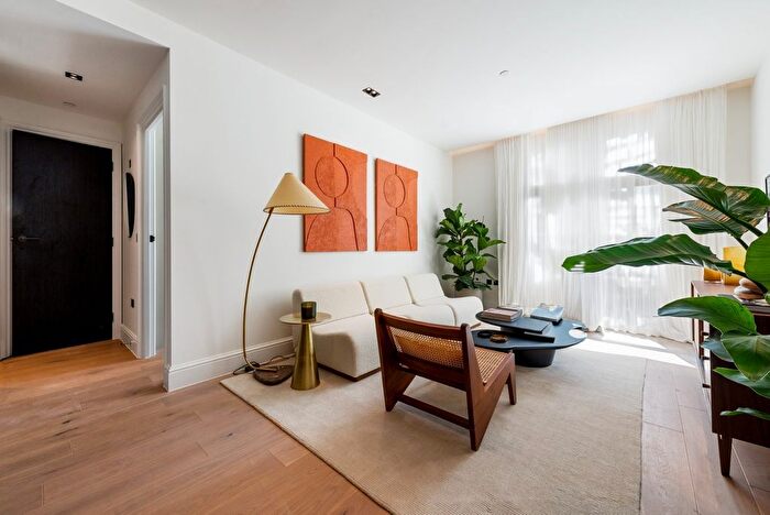 1 Bedroom Flat For Sale In The Pembridge, - Notting Hill Gate, W11