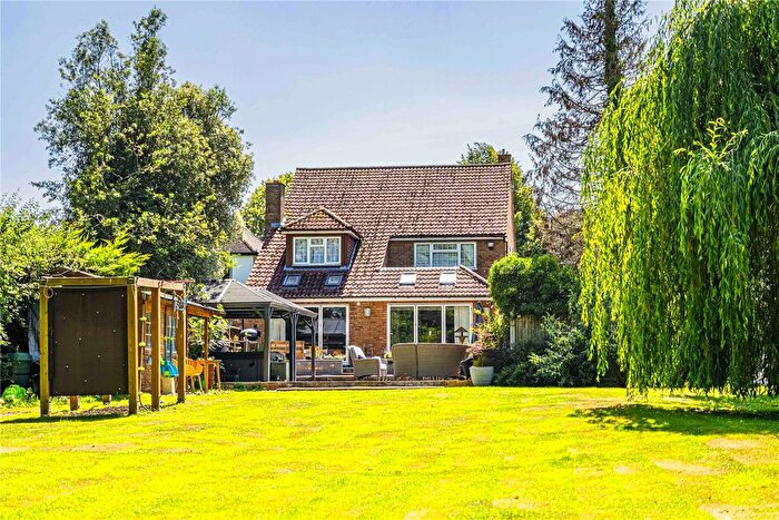 5 Bedroom Detached House For Sale In Common Road, Kensworth, Central Bedfordshire, LU6