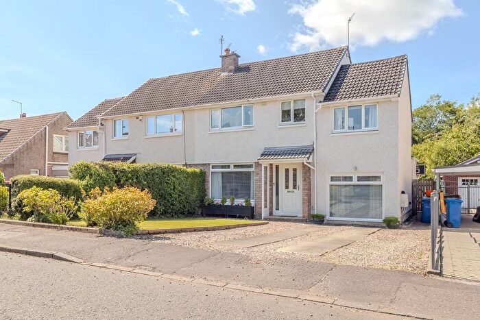 5 Bedroom Semi-Detached House For Sale In Larkfield Road, Lenzie, G66