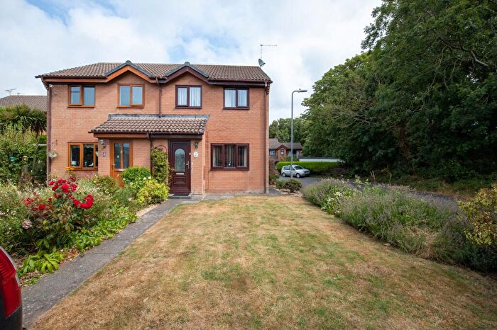 3 Bedroom Semi-Detached House For Sale In Ger-Y-Lyn, Porthcawl, CF36