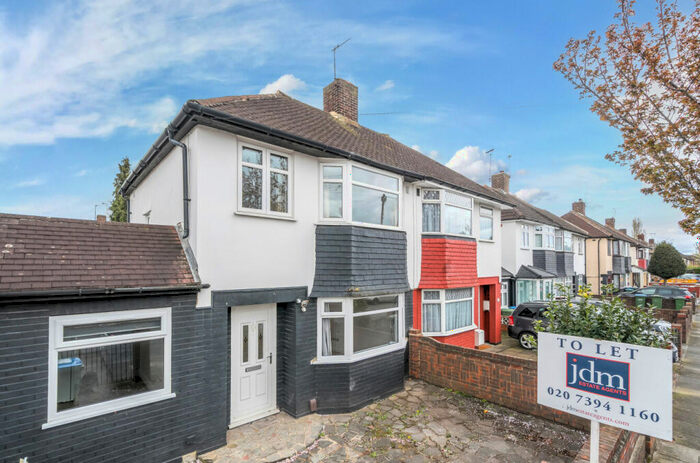 3 Bedroom House To Rent In Bracondale Road, Abbey Wood, London, SE2
