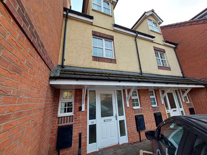 3 Bedroom Property To Rent In Manorhouse Close, Walsall, WS1