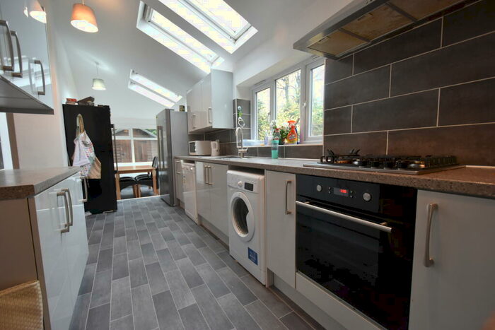 8 Bedroom House To Rent In Elmdon Road, Selly Oak, B29