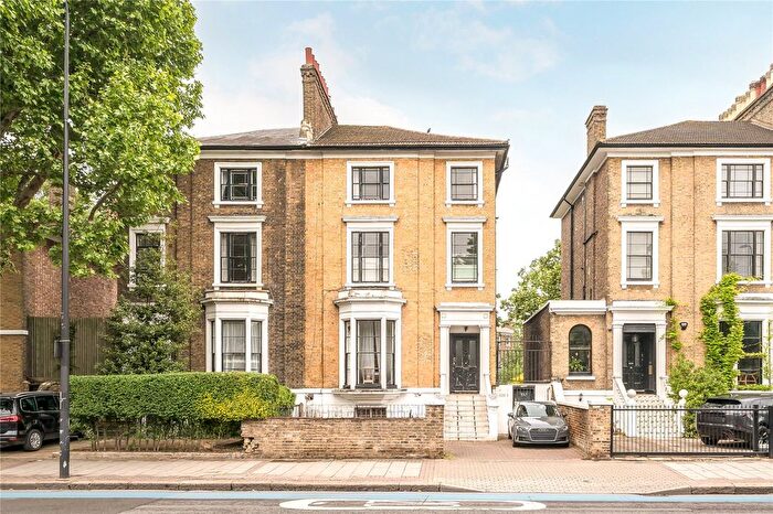 2 Bedroom Flat To Rent In Clapham Road, London, SW9