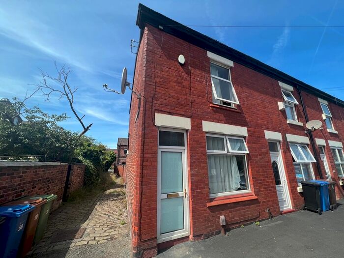 2 Bedroom Property To Rent In Crosby Street, Stockport, SK2