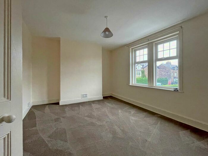2 Bedroom Flat To Rent In Kings Road, Harrogate, HG1