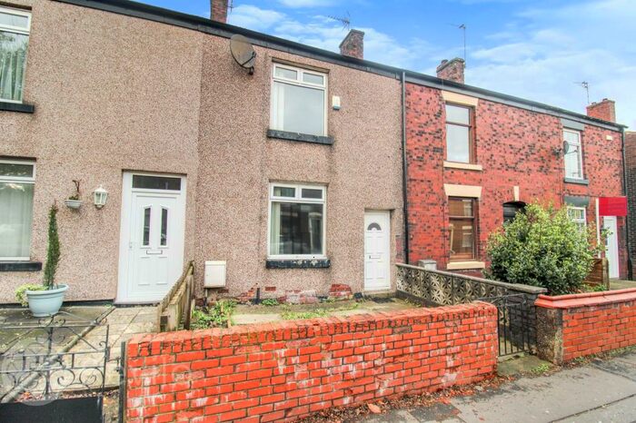 2 Bedroom Terraced House To Rent In Bolton Road, Rochdale, OL11