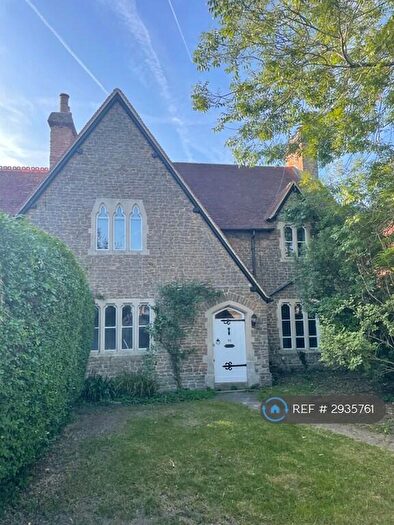 3 Bedroom Semi Detached House To Rent In St Johns Street, Godalming, GU7