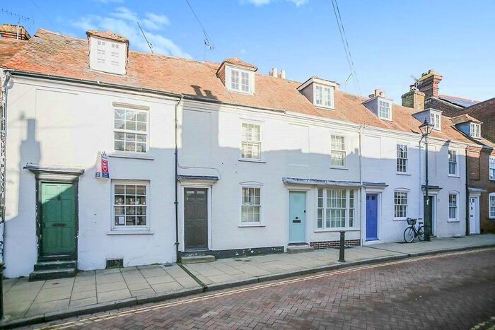 3 Bedroom Terraced House To Rent In West Street, Faversham, Kent ME13