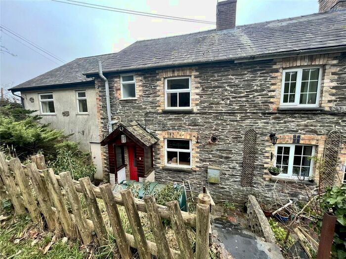 4 Bedroom End Of Terrace House For Sale In Y Fan, Llanidloes, Powys, SY18