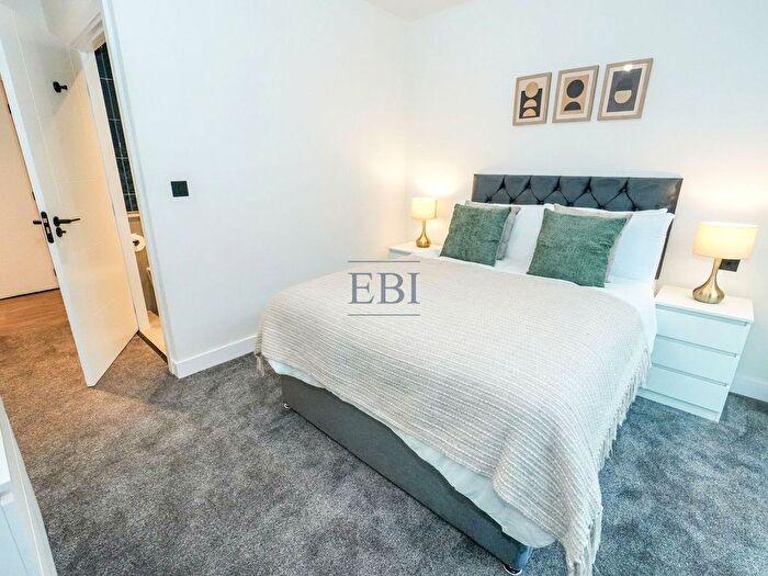 2 Bedroom Flat To Rent In Ashted Wharf, Glasswater Locks, Birmingham, B4