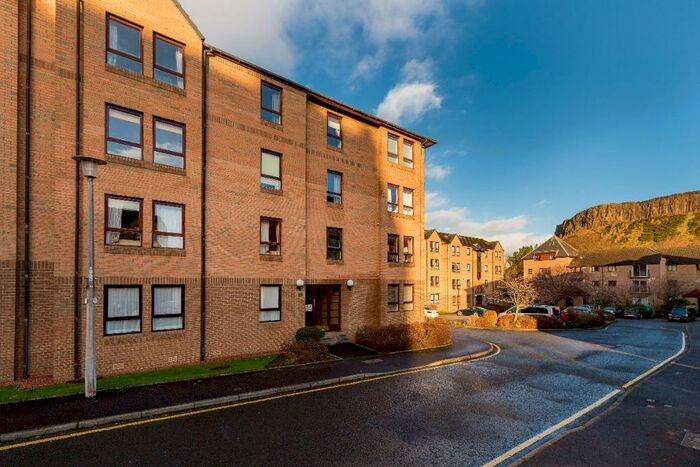 1 Bedroom Flat To Rent In Parkside Terrace, Newington, Edinburgh, EH16