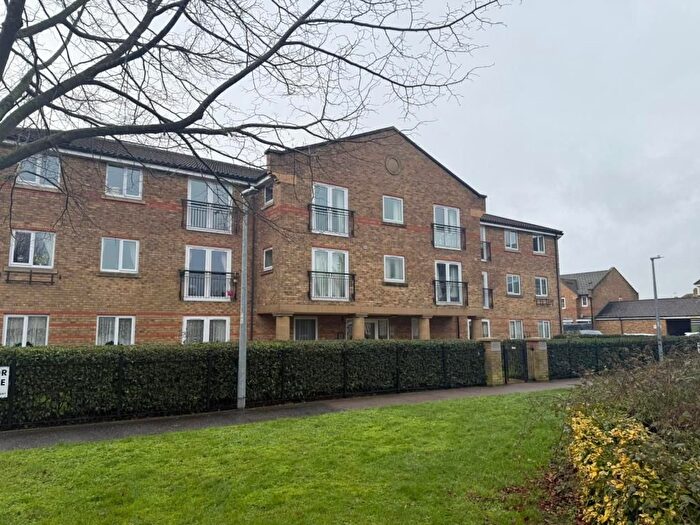 2 Bedroom Flat For Sale In Nottage Crescent, Braintree, Essex, CM7