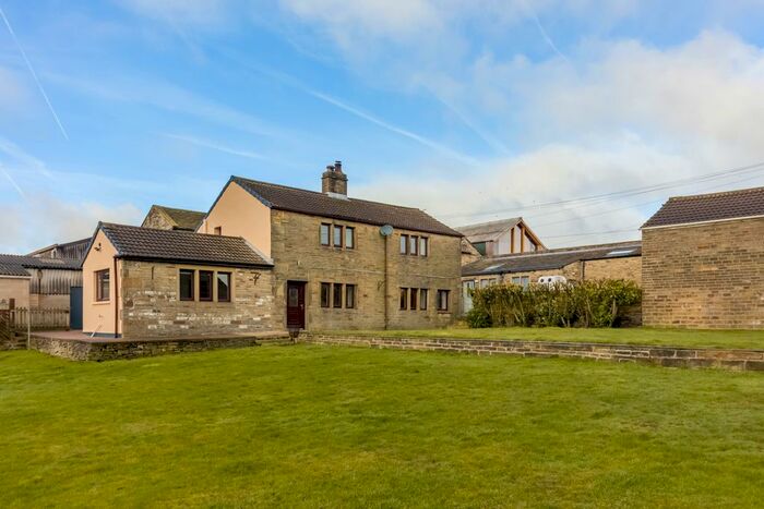 3 Bedroom Detached House To Rent In High Flatts, Denby Dale, Huddersfield, HD8