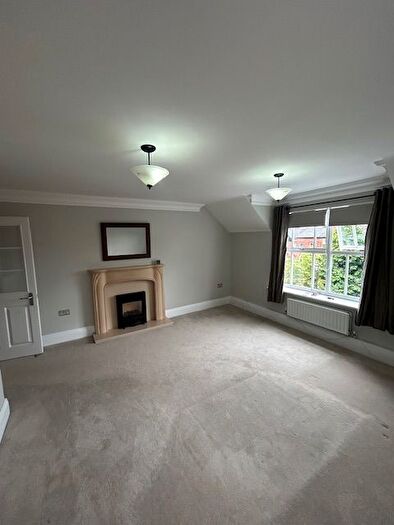2 Bedroom Flat To Rent In Birmingham Road, Sutton Coldfield, B72