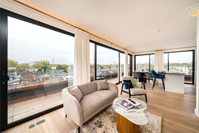 2 Bedroom Flat To Rent In Brewster Gardens, London, W10