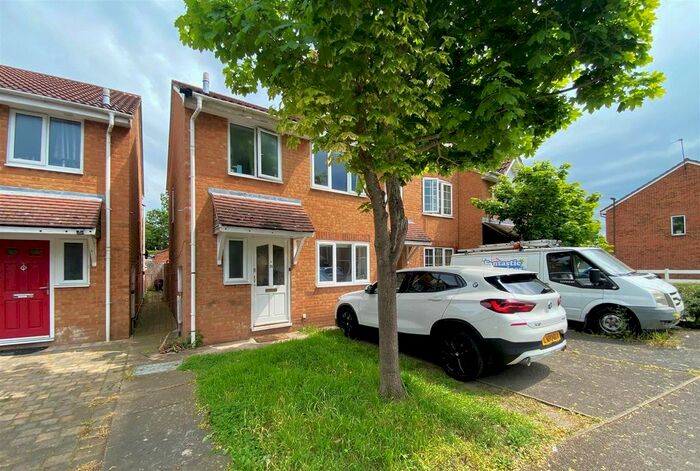 3 Bedroom End Of Terrace House To Rent In Heathfield Drive, Colliers Wood Borders, CR4
