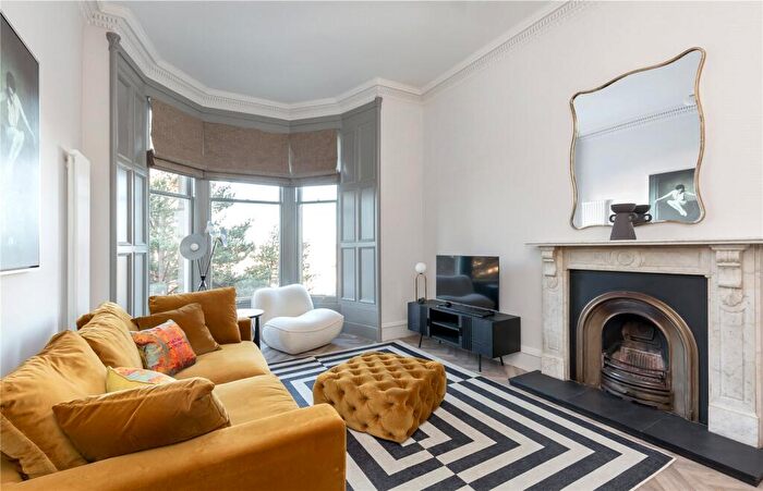 2 Bedroom Apartment To Rent In South Learmonth Gardens, Edinburgh, Midlothian, EH4