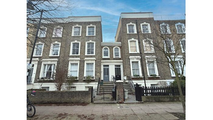 3 Bedroom Flat For Sale In Flat B, Northchurch Road, Islington, London, N1