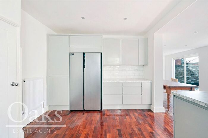 4 Bedroom Semi-Detached House To Rent In Blairderry Road, London, SW2