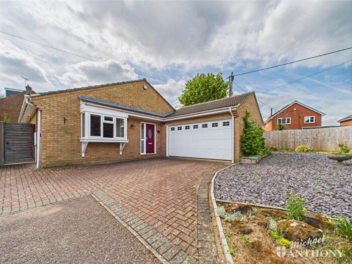 3 Bedroom Detached Bungalow For Sale In The Dell, Reach Lane, Heath And Reach, Leighton Buzzard, LU7