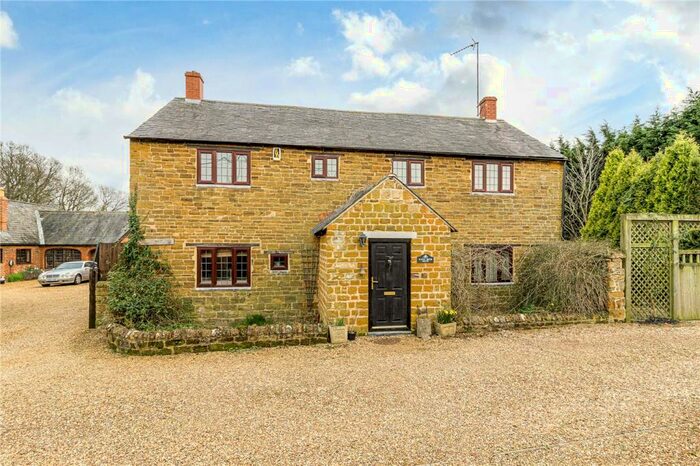 4 Bedroom Detached House For Sale In Whites Lane, New Duston, Northampton, NN5