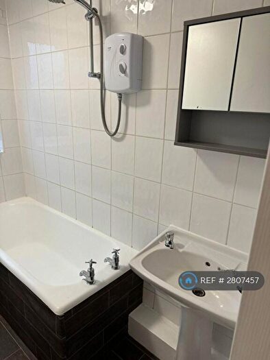 2 Bedroom Flat To Rent In Carlton, Nottingham, NG4