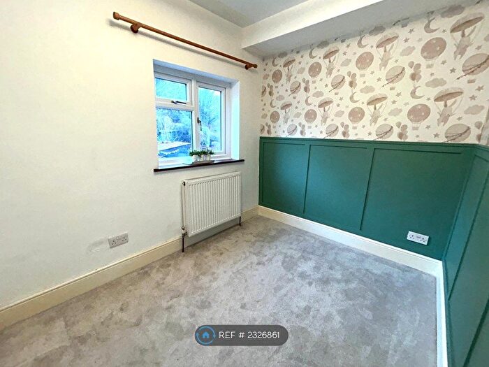 2 Bedroom End Of Terrace House To Rent In Railway Terrace, Kings Langley, WD4