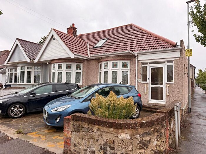 5 Bedroom End Of Terrace House For Sale In Adelaide Gardens, Chadwell Heath, Barking And Dagenham, RM6