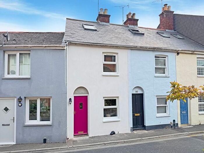 2 Bedroom Cottage To Rent In St. Andrews Street, Cowes, PO31