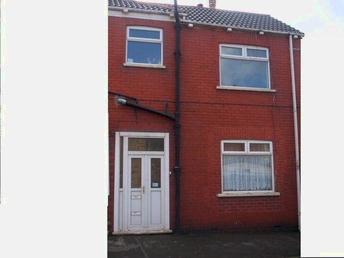 2 Bedroom Flat To Rent In Queen Street, Withernsea HU19