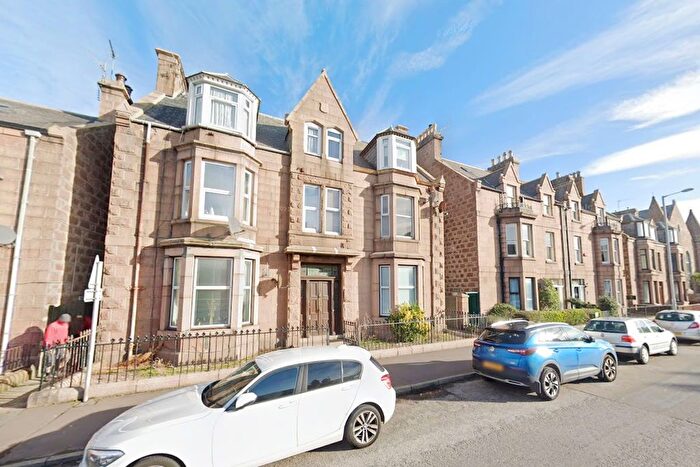 2 Bedroom Flat For Sale In B, Queen St, St Floor Flat, Peterhead, AB42