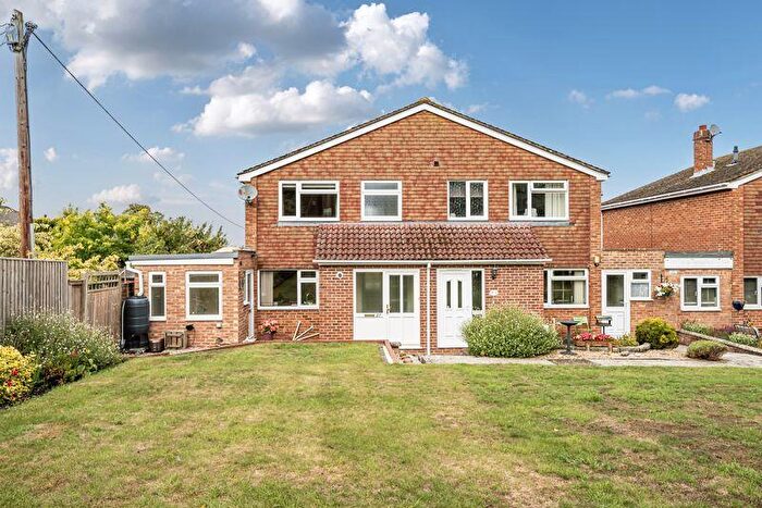 3 Bedroom Semi-Detached House For Sale In Field Gardens, East Challow, OX12