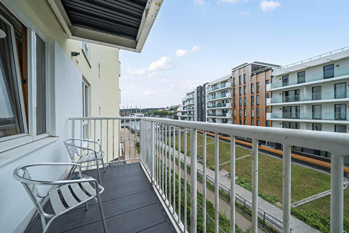 2 Bedroom Flat For Sale In Hannover Quay, Bristol, BS1