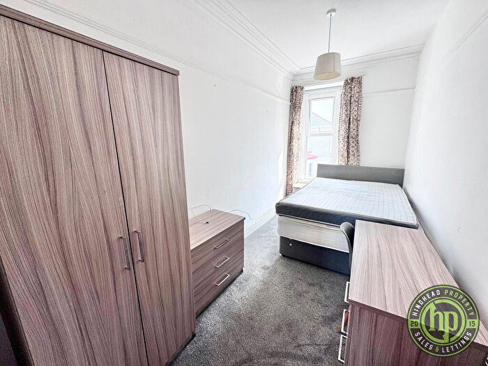 4 Bedroom Apartment To Rent In Moor View Terrace, Plymouth, PL4