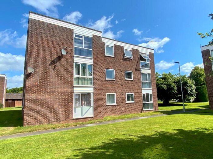 1 Bedroom Flat To Rent In Crest Court, Hereford, HR4