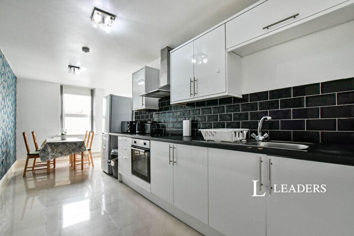 2 Bedroom Apartment To Rent In Wilmslow Road, Manchester, M14