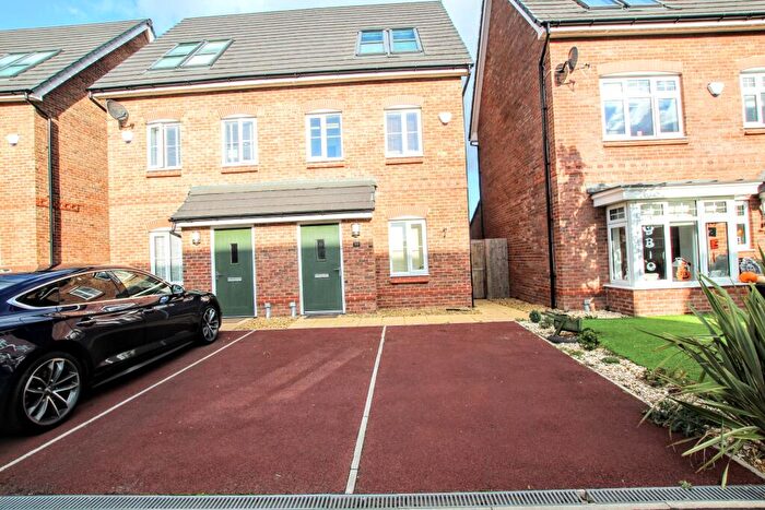 3 Bedroom Semi-Detached House To Rent In Stephenson Grove, Rainhill, L35