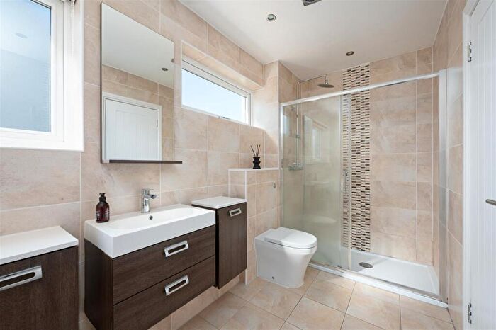 2 Bedroom Semi-Detached House For Sale In Evershed Drive, Dunfermline, KY11