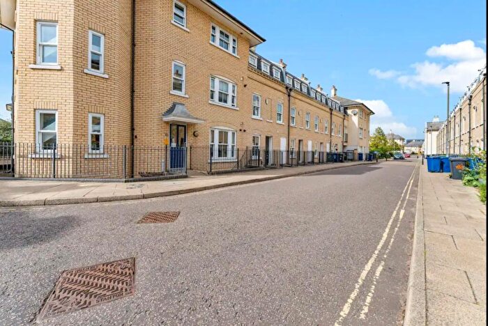 2 Bedroom Apartment To Rent In St Matthews Gardens, CB1