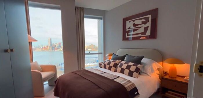 3 Bedroom Flat For Sale In Peninsula Square, London, SE10