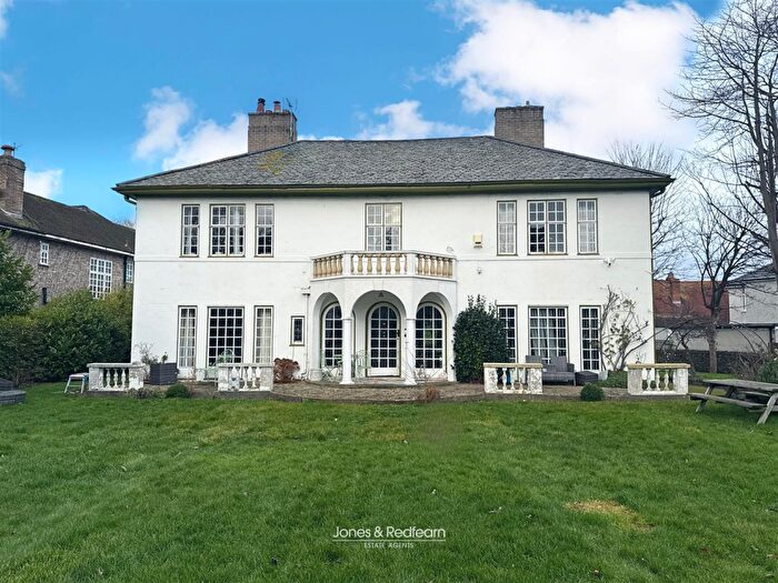 5 Bedroom Detached House For Sale In Brighton Road, Rhyl, LL18