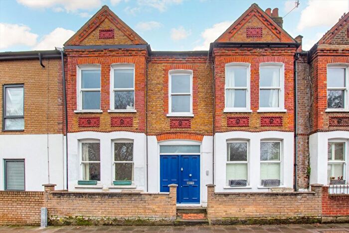 2 Bedroom Flat To Rent In Putney Bridge Road, London, SW15