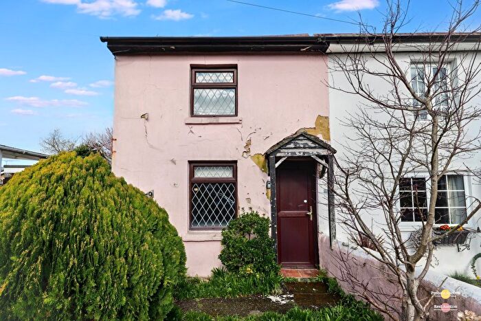 2 Bedroom End Terrace House For Sale In Chapel Road, West End, Southampton, Hampshire, SO30