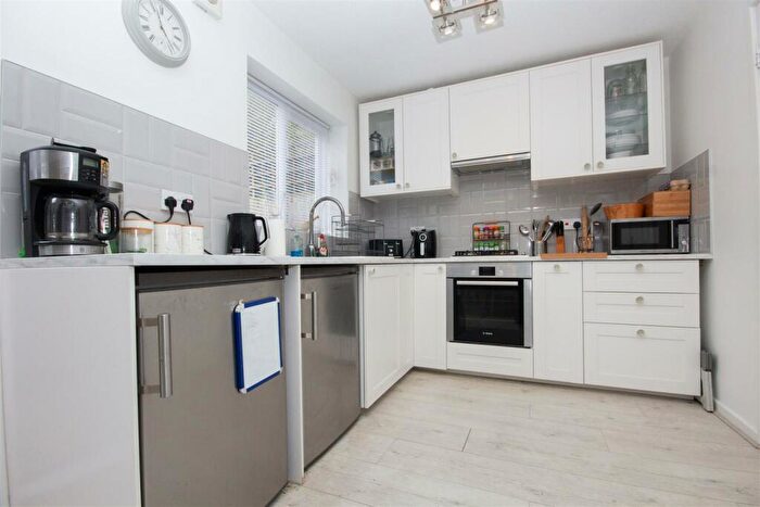 3 Bedroom Town House For Sale In Elvington Close, Congleton, Cheshire, CW12