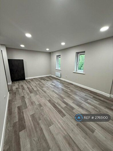 2 Bedroom Flat To Rent In Wedgewood Street, Aylesbury, HP19