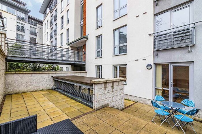 2 Bedroom Apartment To Rent In **£pppw Excluding Bills** Ropewalk Court, Nottingham, NG1