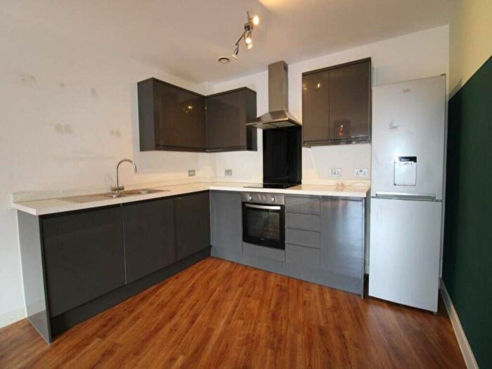 2 Bedroom Flat To Rent In Braggs Lane, Lawrence Hill, Bristol, BS2